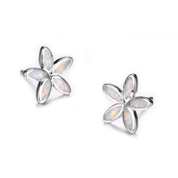 💖 Sparkly Floral Stud Earrings NEW - Picture 5 of 5